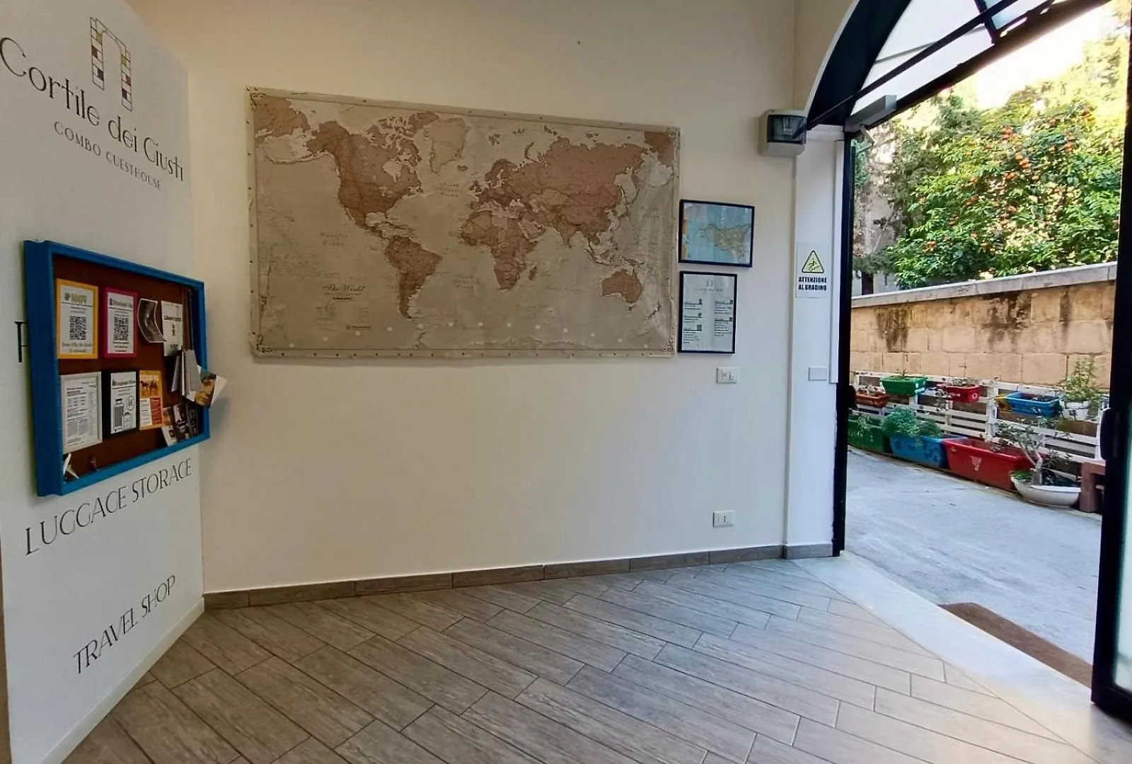 Cortile Dei Giusti - Combo Guesthouse Palermo 0*,  Italia