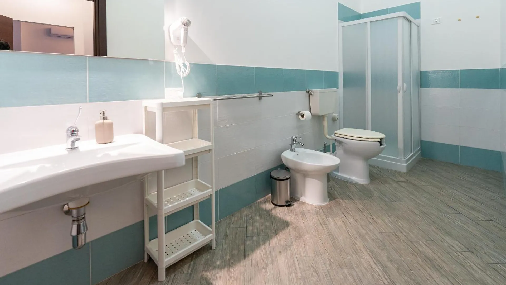 Pensjonat Cortile Dei Giusti - Combo Guesthouse Palermo