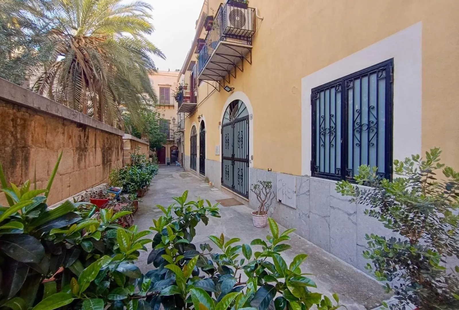 Pensjonat Cortile Dei Giusti - Combo Guesthouse Palermo